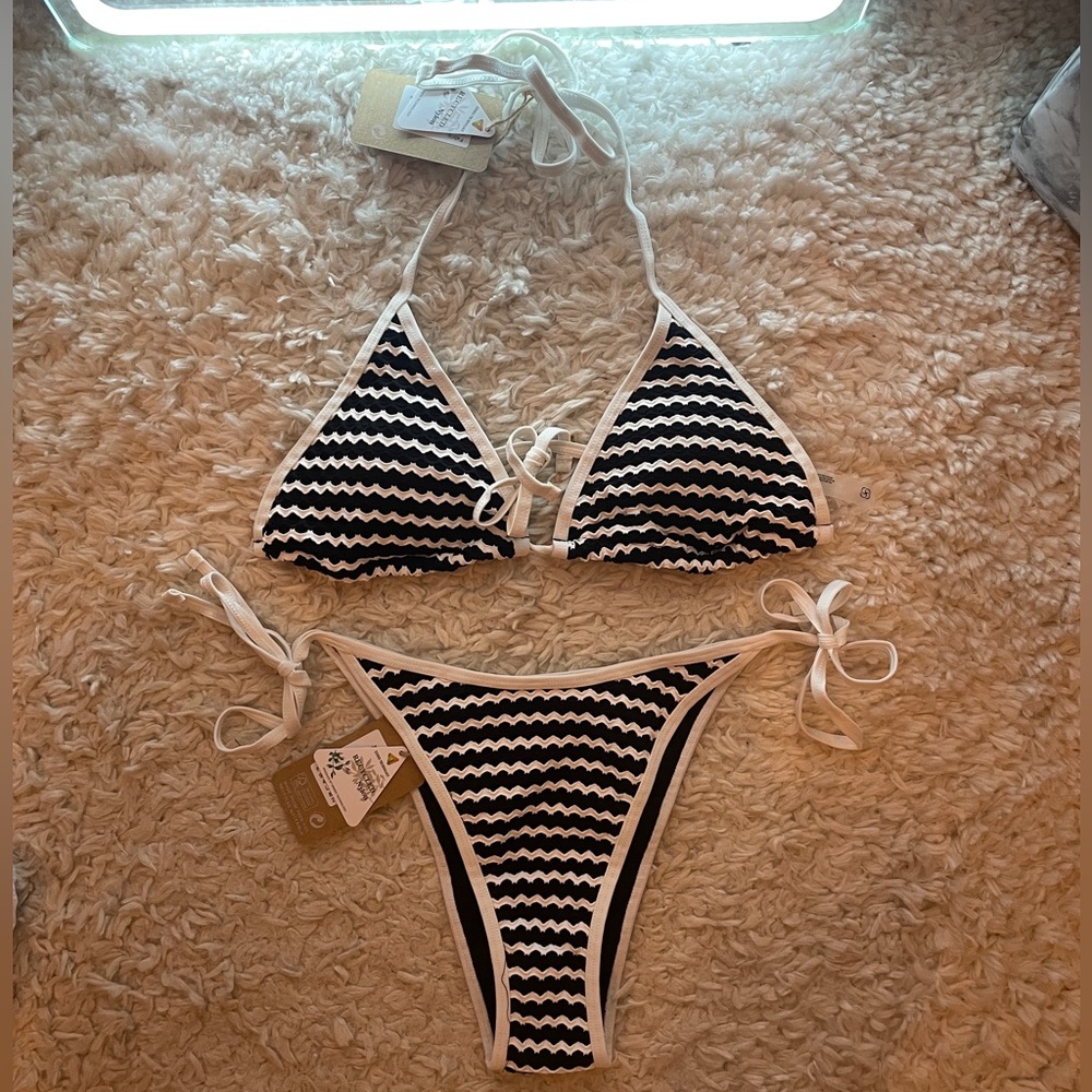 Berlook - Black and White Geometric Textured Bikini